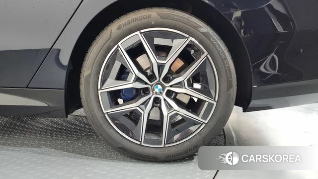 BMW 5 Series (G60) id 4791849 из Кореи 13