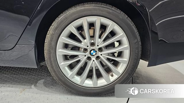 BMW 5 Series (G30) id 4937125 из Кореи 13