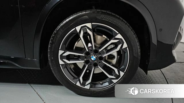 BMW iX1 (U11) id 4201077 из Кореи 13