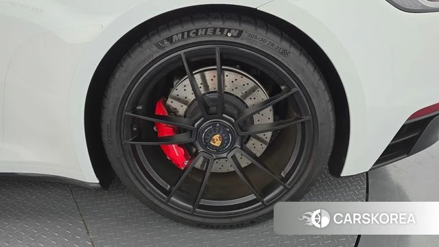 Porsche 911(992) id 4691828 из Кореи 13