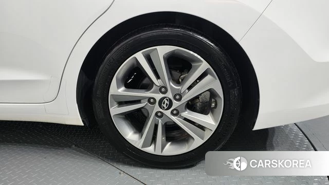 Hyundai Avante AD id 4390615 из Кореи 13