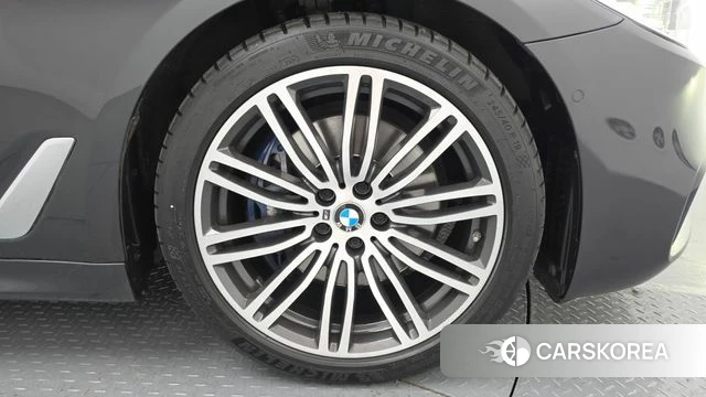 BMW 5 Series (G30) id 4520352 из Кореи 13