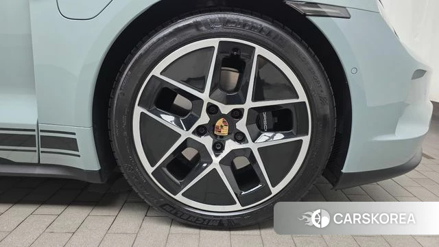 Porsche Taycan id 4584410 из Кореи 13