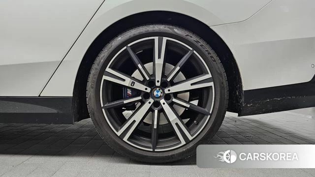 BMW 5 Series (G60) id 4194224 из Кореи 13