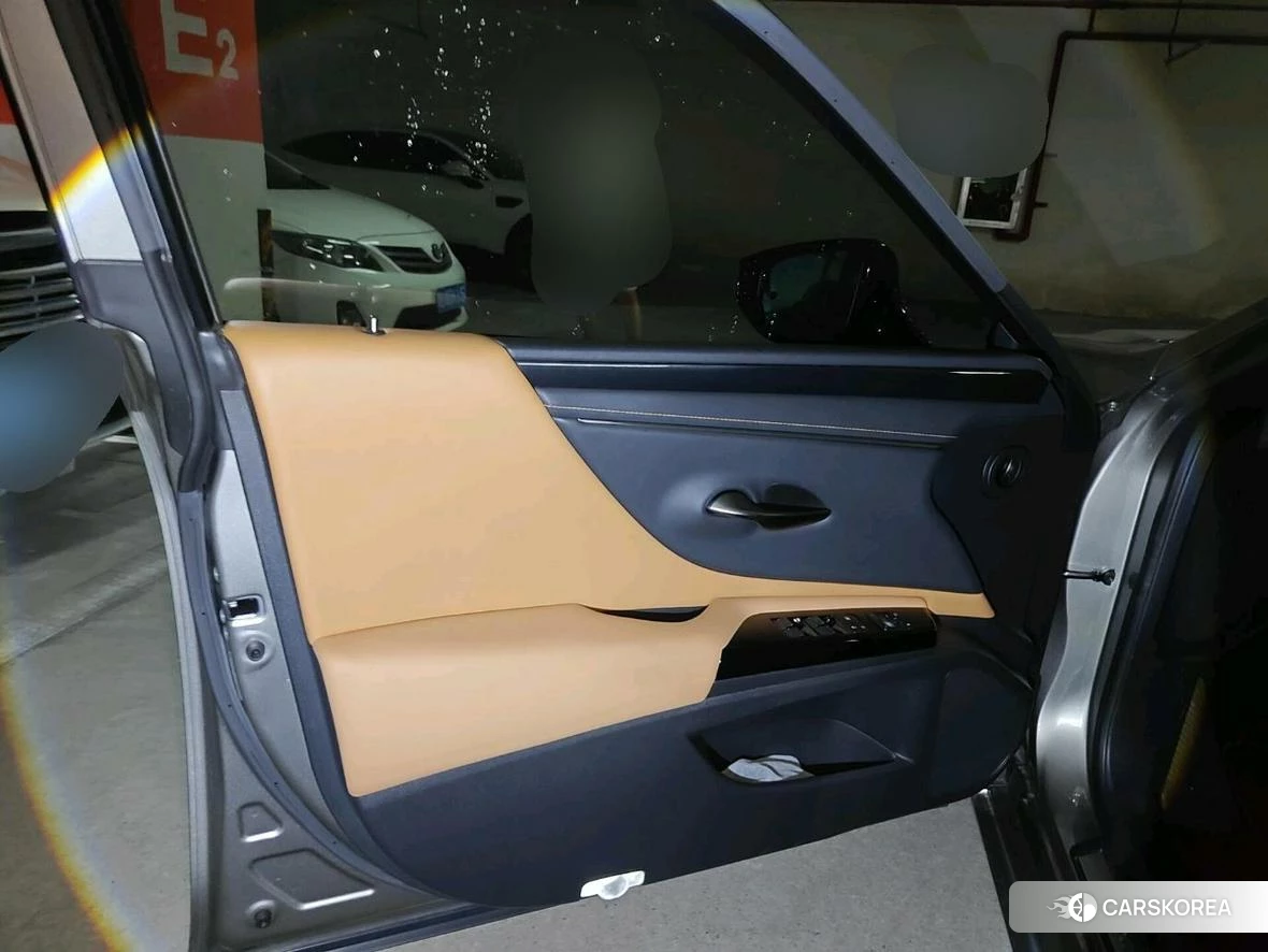 Lexus ES id 4461944 из Китая 13