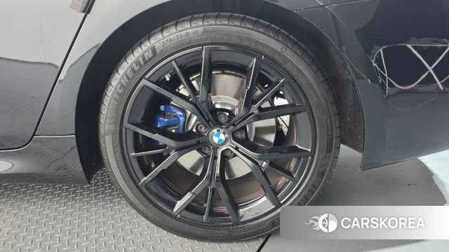 BMW 5 Series (G30) id 4741038 из Кореи 13