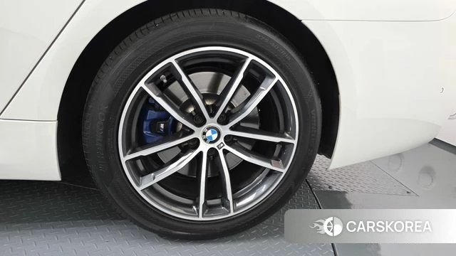 BMW 5 Series (G30) id 4329893 из Кореи 13