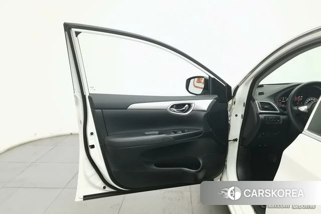 Nissan Xuan Yi id 4210677 из Китая 13