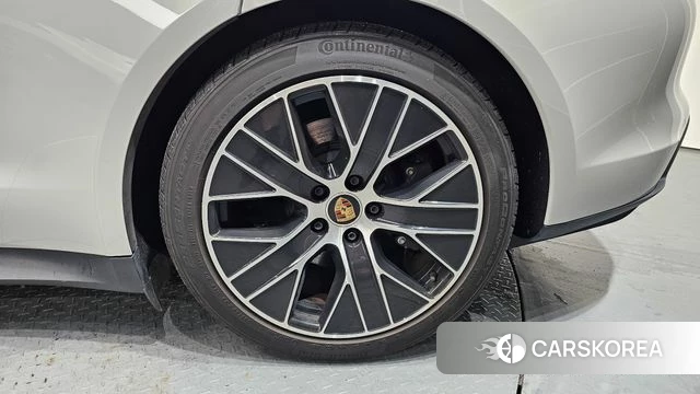 Porsche Taycan id 4571734 из Кореи 13