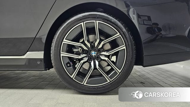 BMW 7 Series (G70) id 4242758 из Кореи 13