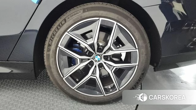 BMW 5 Series (G60) id 4421842 из Кореи 13