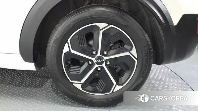 Kia Di Ol Nu Niro id 4854947 из Кореи 13
