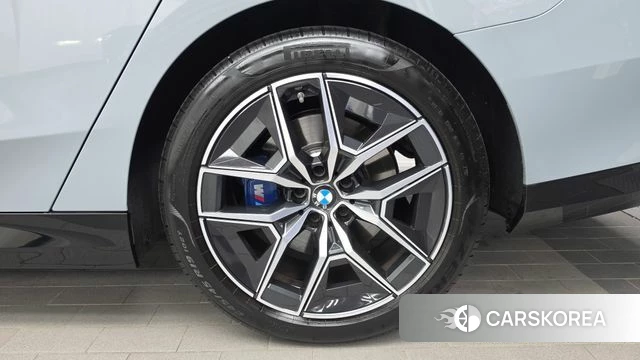 BMW 5 Series (G60) id 4792124 из Кореи 13