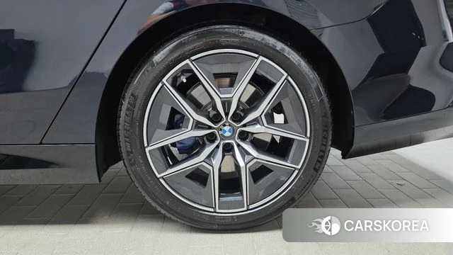 BMW 5 Series (G60) id 4539717 из Кореи 13