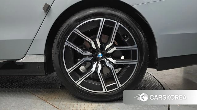 BMW 7 Series (G70) id 4681486 из Кореи 13