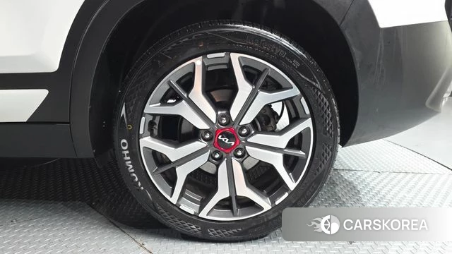 Kia Seltos id 4396083 из Кореи 13