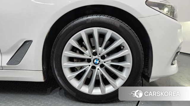 BMW 5 Series (G30) id 4384367 из Кореи 13