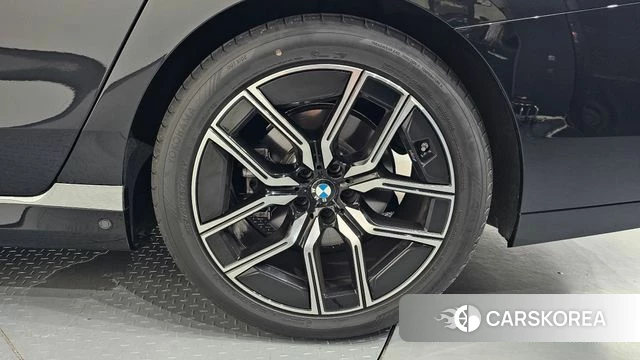 BMW 7 Series (G70) id 4432326 из Кореи 13