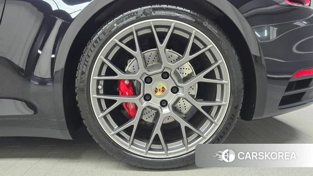 Porsche 911(992) id 4308103 из Кореи 13