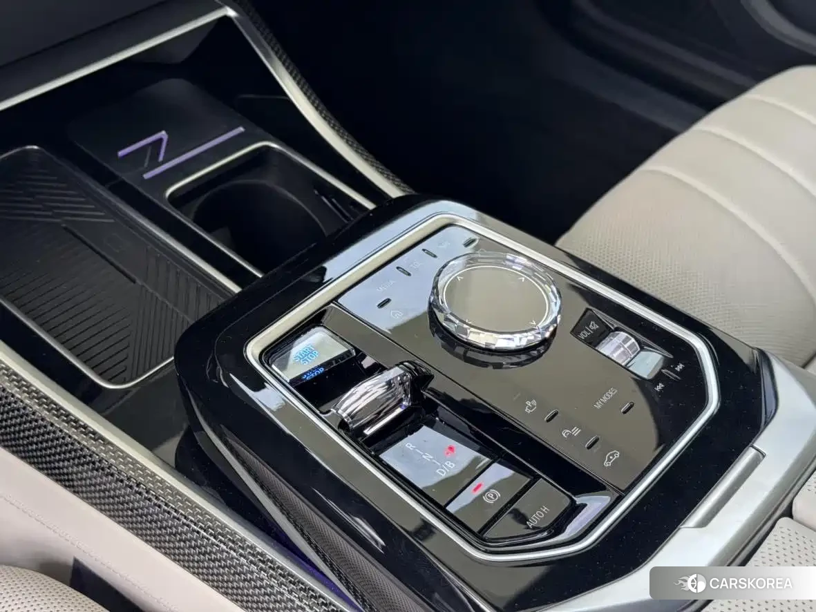 BMW i7 M70L id 4559768 из Китая 13