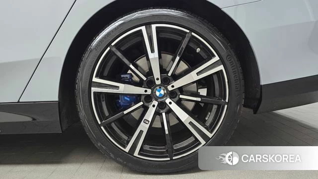 BMW 5 Series (G60) id 4533035 из Кореи 13