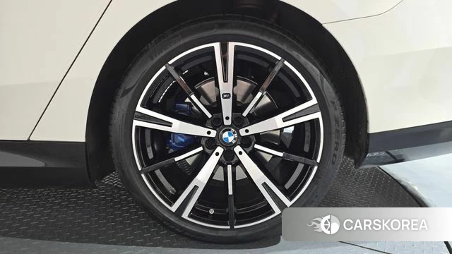 BMW 5 Series (G60) id 4248235 из Кореи 13