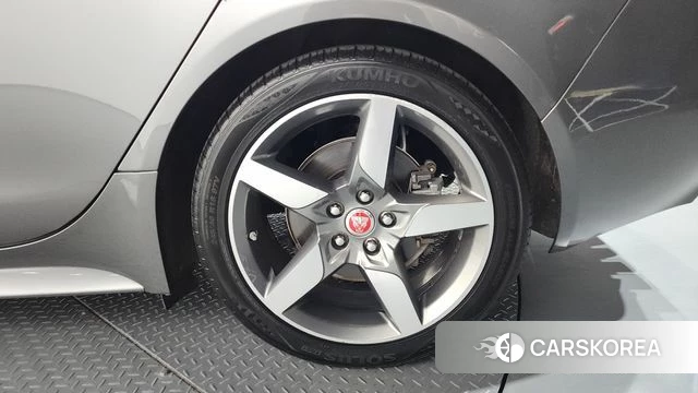 Jaguar XE id 4345486 из Кореи 13