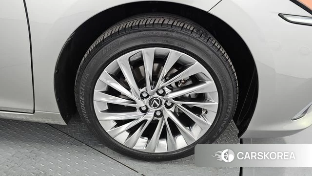 Lexus ES300h 7th generation id 4427552 из Кореи 13