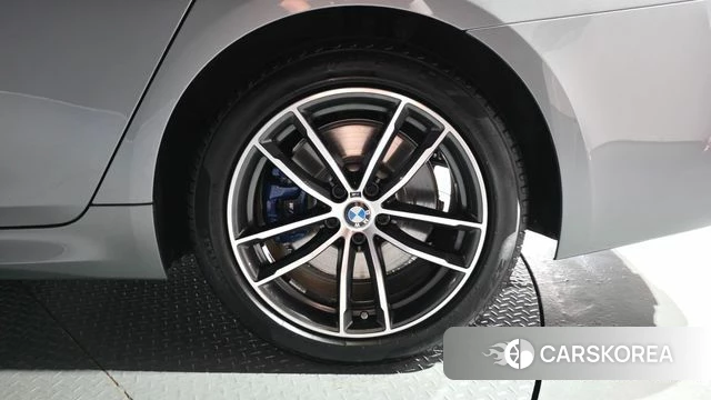 BMW 5 Series (G30) id 4618595 из Кореи 13