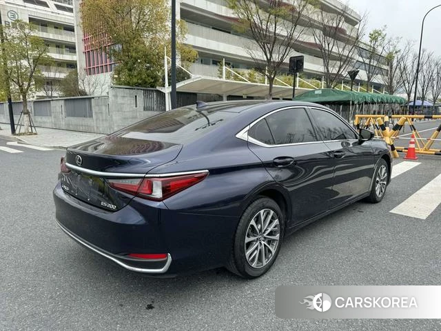 Lexus ES id 4278898 из Китая 13
