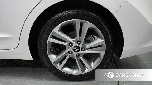 Hyundai Avante AD id 4662929 из Кореи 13