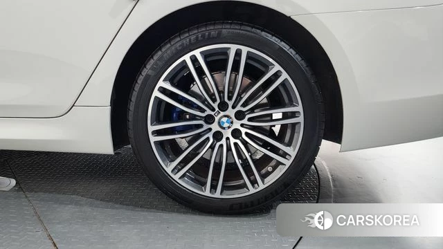 BMW 5 Series (G30) id 4689376 из Кореи 13