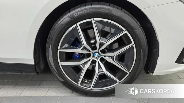 BMW 5 Series (G60) id 4783398 из Кореи 13
