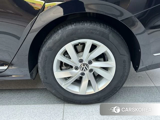 Volkswagen Passat id 4342095 из Китая 13