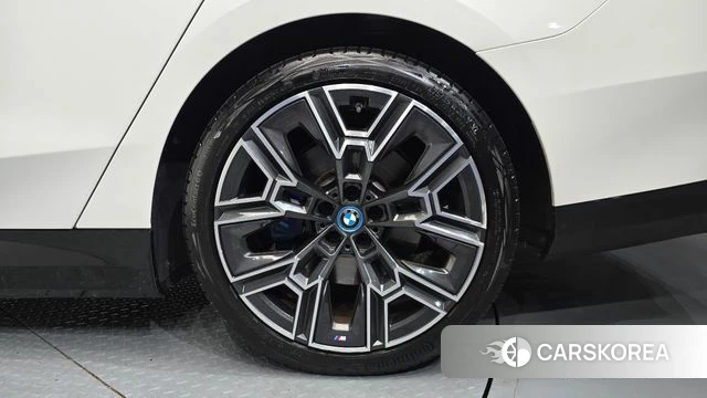 BMW 5 Series (G60) id 4729995 из Кореи 13