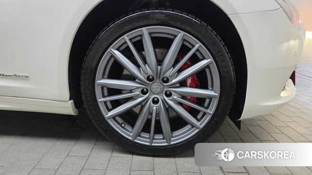 Maserati Quattroporte id 4459296 из Кореи 13