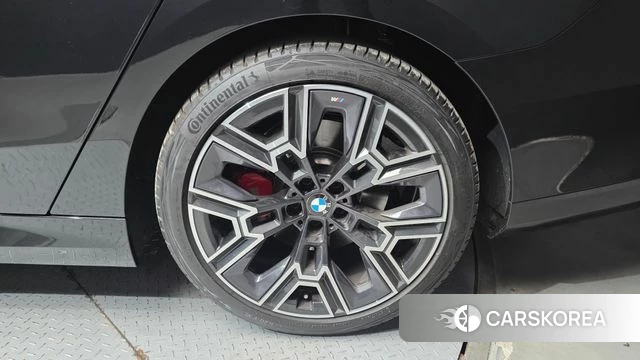 BMW 5 Series (G60) id 4578442 из Кореи 13
