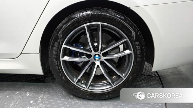 BMW 5 Series (G30) id 4409351 из Кореи 13