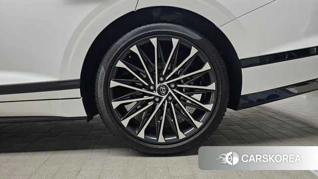 Hyundai Grandeur Hybrid (GN7) id 4488638 из Кореи 13