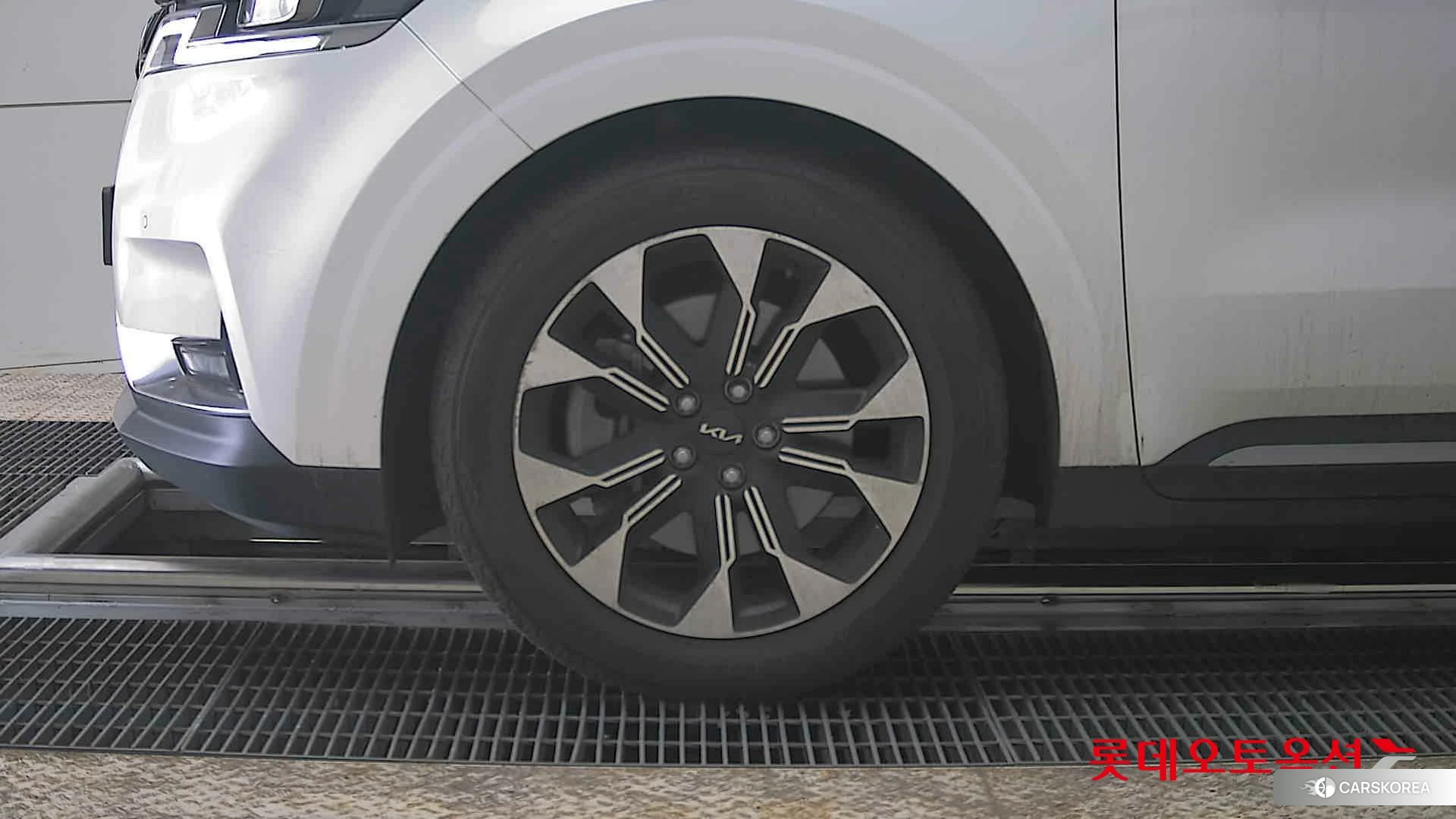 Kia Carnival id 3888290 из Кореи 13