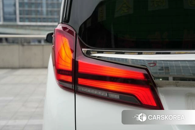 Toyota Elfa id 4272339 из Китая 13