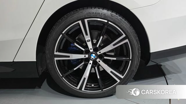 BMW 5 Series (G60) id 4783408 из Кореи 13