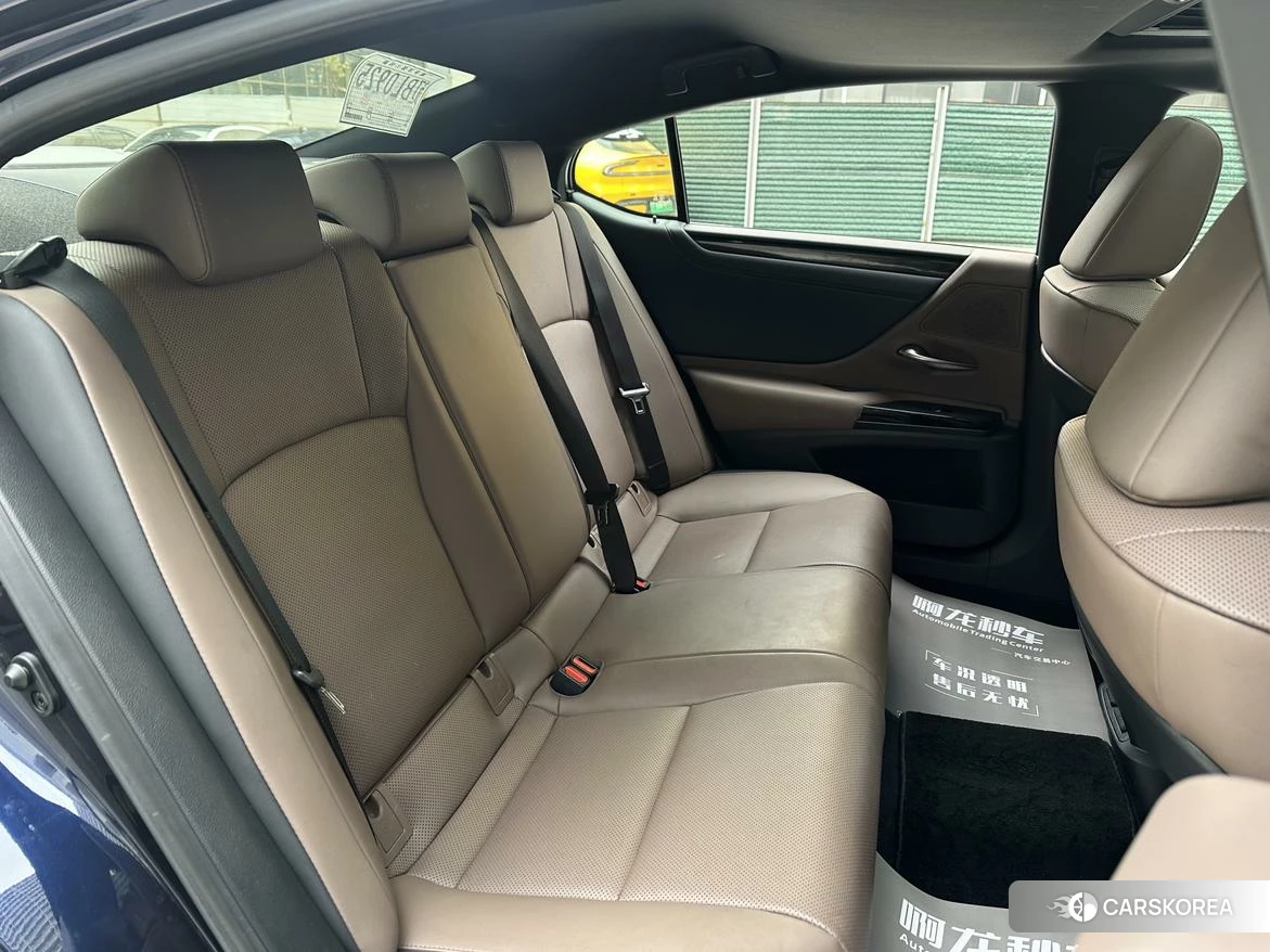 Lexus ES id 4420839 из Китая 13