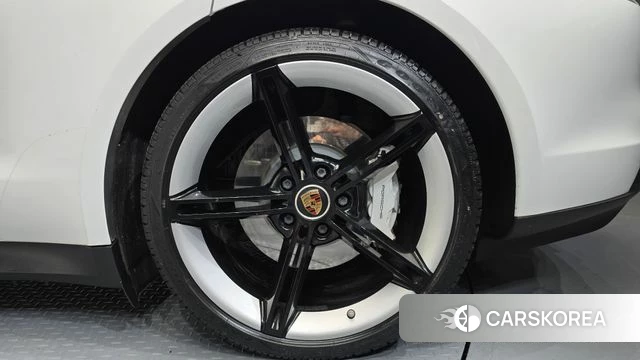 Porsche Taycan id 4230867 из Кореи 13