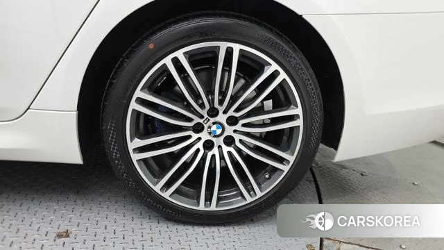 BMW 5 Series (G30) id 4245306 из Кореи 13