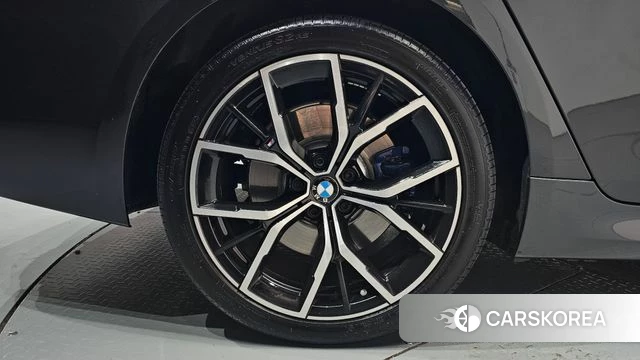 BMW 5 Series (G30) id 4930047 из Кореи 13