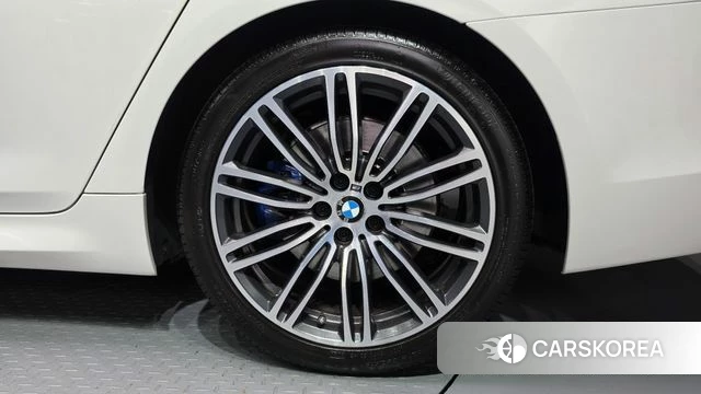 BMW 5 Series (G30) id 4712952 из Кореи 13