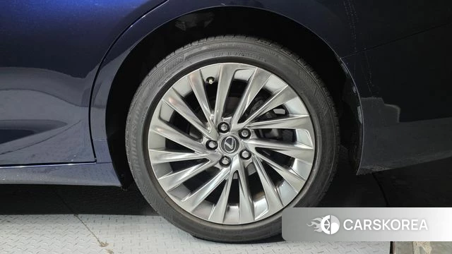 Lexus ES300h 7th generation id 4402146 из Кореи 13
