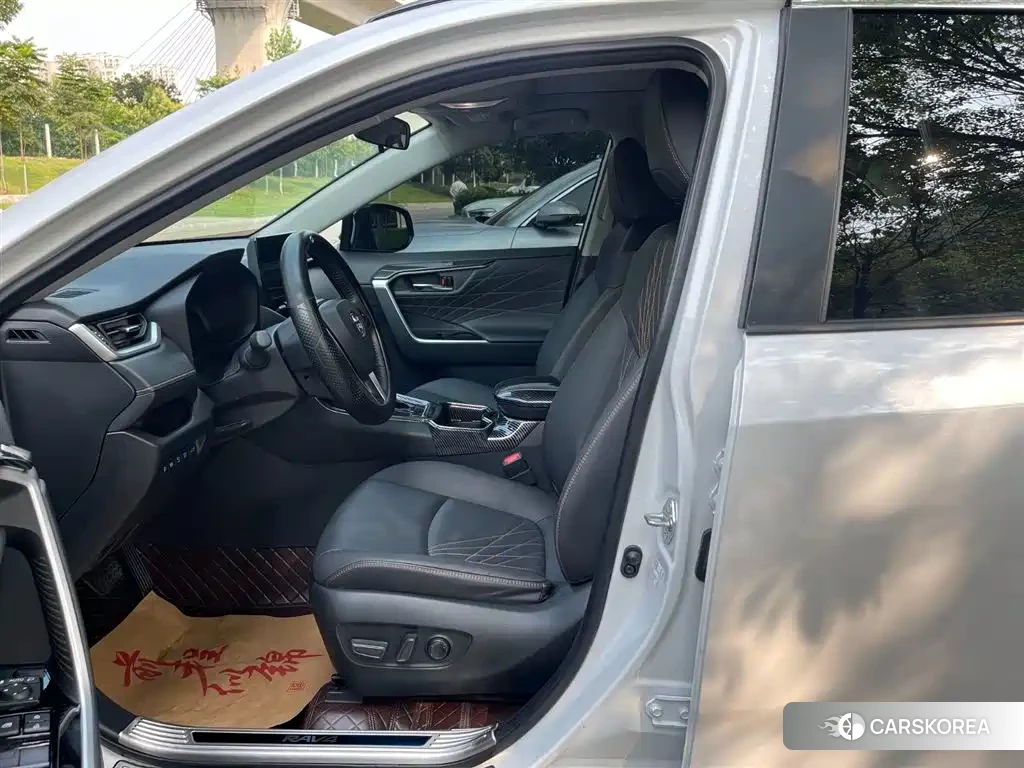 Toyota RAV4 id 4565203 из Китая 13