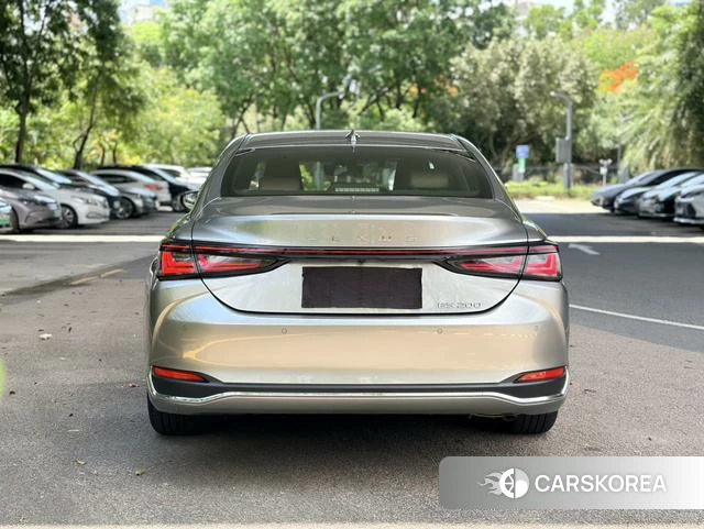 Lexus ES id 4314145 из Китая 13